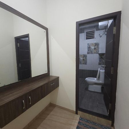 Shi'S Vilva - The Bungalow In Coimbatore - Near Airport, Kmch, Codesia Buitenkant foto